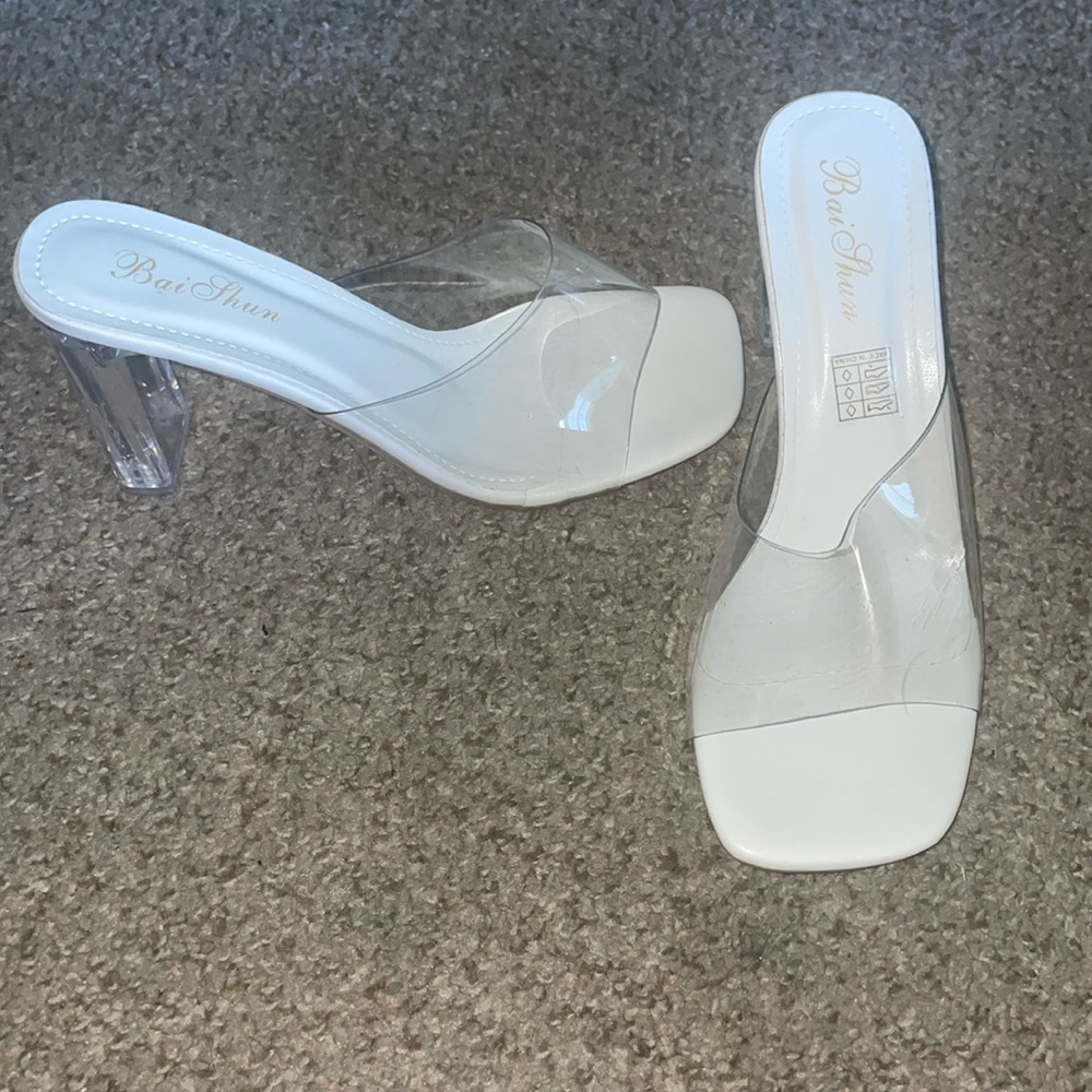 Pretty white heels never worn